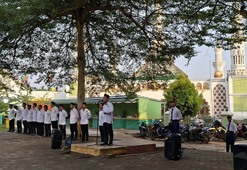 MTsN 1 Way Kanan Gelar Upacara Bendera, Tekankan Kebersihan dan Partisipasi Classmeeting
