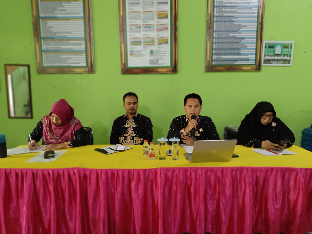 MTsN 1 Way Kanan Mantapkan Agenda UTS September melalui Rapat Bulanan