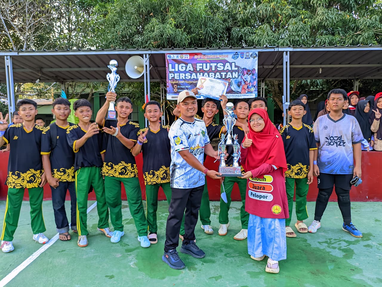 MTsN 1 Way Kanan Raih Juara 1 Liga Futsal Persahabatan Se-Kabupaten