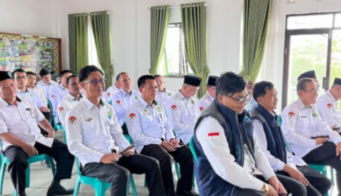 Kepala MTsN 1 Way Kanan Hadiri Sosialisasi P4GN dan Tes Urine oleh BNN