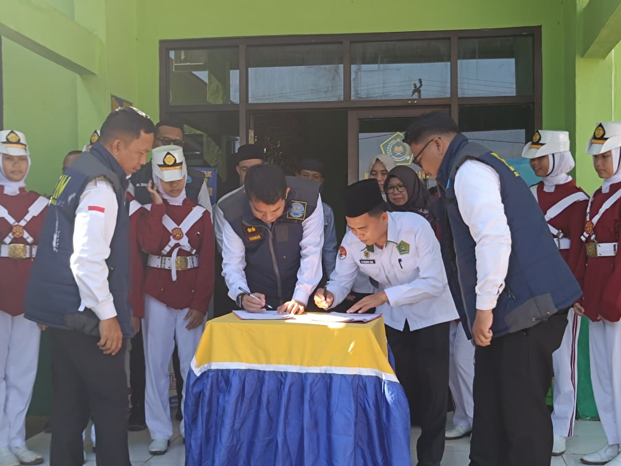 MTsN 1 Way Kanan dan BNN Kabupaten Way Kanan Resmikan Kerjasama P4GN untuk Ciptakan Madrasah Bebas Narkoba