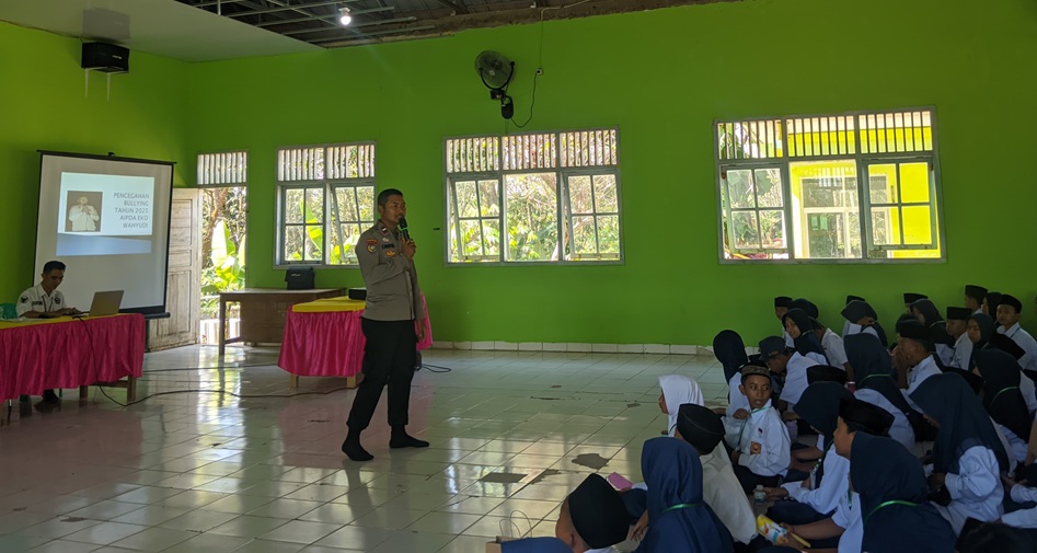 Polsek Kasui - Sosialisasi Stop Bullying
Selasa, 15 Juli 2025